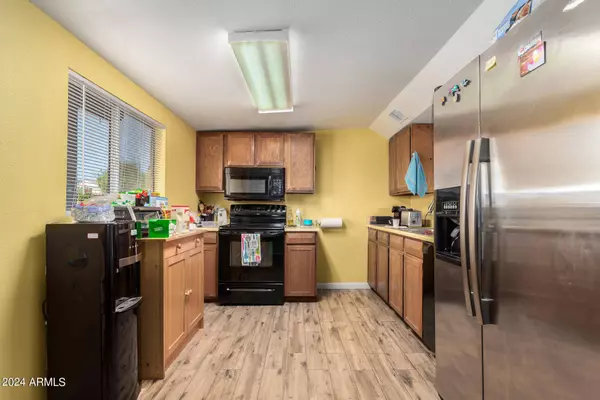 728 W GROVE Circle, Mesa, AZ 85210