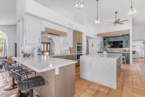 9736 E TURQUOISE Avenue, Scottsdale, AZ 85258