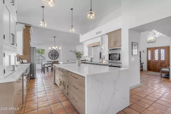 9736 E TURQUOISE Avenue, Scottsdale, AZ 85258