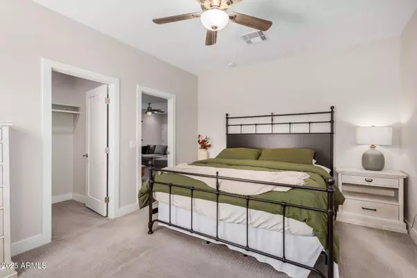 1841 E CLARENDON Avenue, Phoenix, AZ 85016