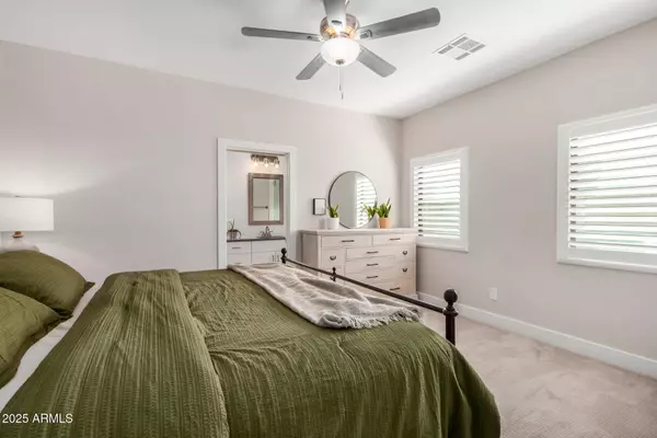 1841 E CLARENDON Avenue, Phoenix, AZ 85016