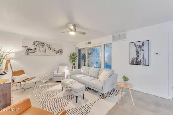 1241 E MEDLOCK Drive #112, Phoenix, AZ 85014