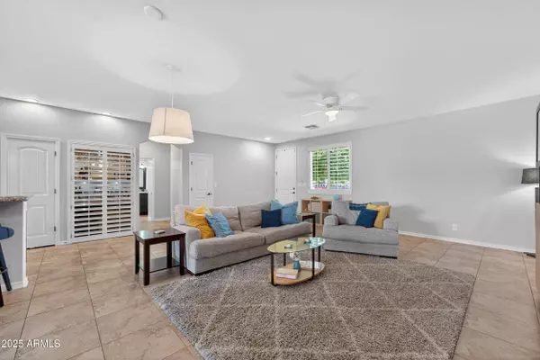 1331 E KALER Drive, Phoenix, AZ 85020