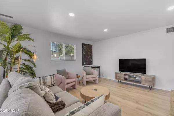 6943 E GRANADA Road, Scottsdale, AZ 85257