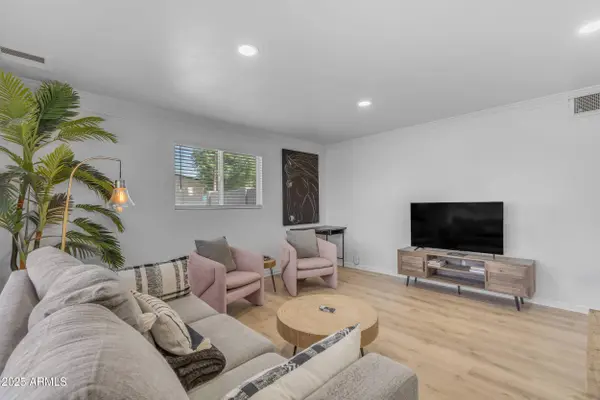 6943 E Granada Road, Scottsdale, AZ 85257