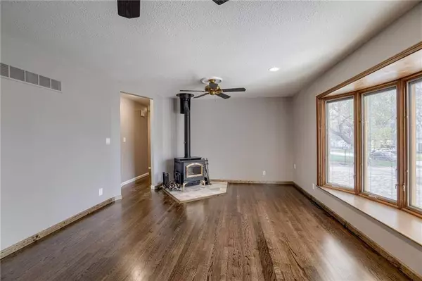 1400 R D Mize RD, Blue Springs, MO 64015