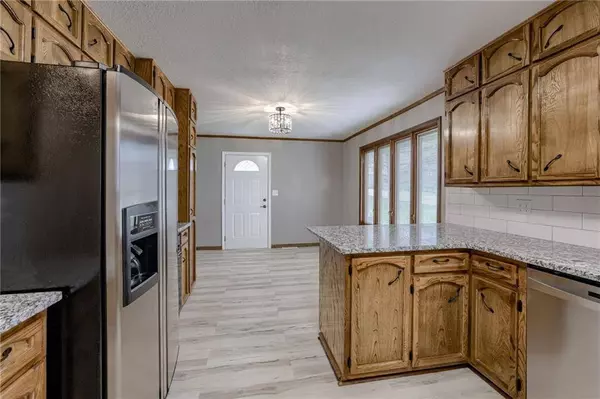 1400 R D Mize RD, Blue Springs, MO 64015