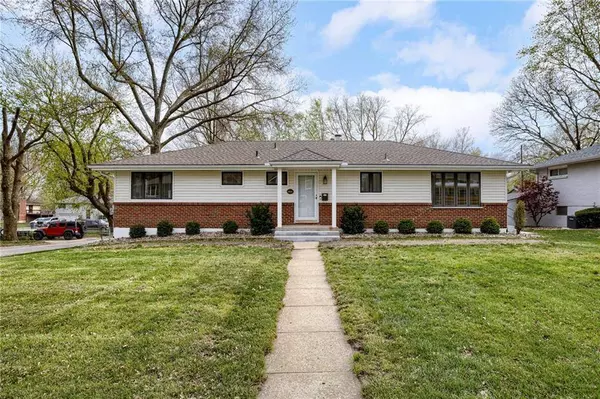 1400 R D Mize RD, Blue Springs, MO 64015