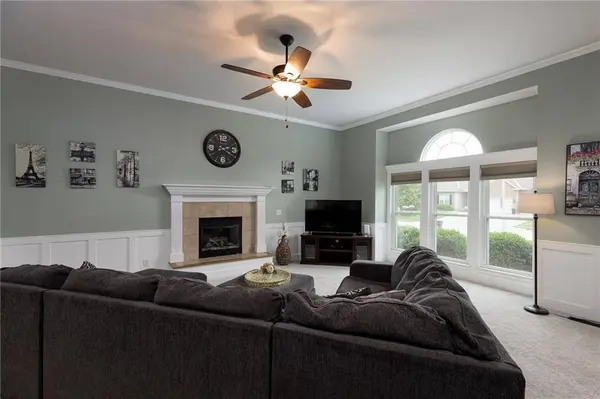 8823 NE 97th ST, Kansas City, MO 64157