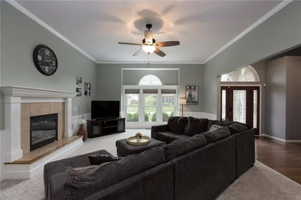 8823 NE 97th ST, Kansas City, MO 64157