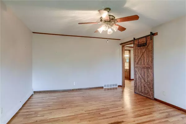 3437 Shrine Park RD, Leavenworth, KS 66048