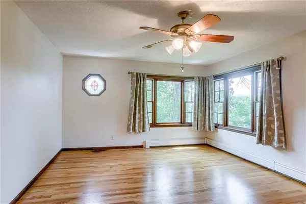 3437 Shrine Park RD, Leavenworth, KS 66048