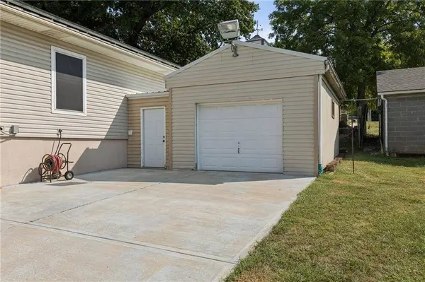 307 N Gallatin ST, Liberty, MO 64068