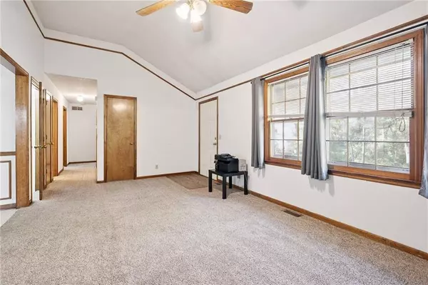 1203 Magnolia West AVE, Excelsior Springs, MO 64024