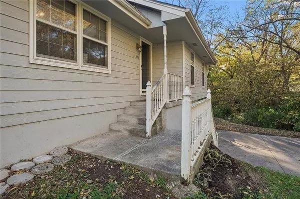 1203 Magnolia West AVE, Excelsior Springs, MO 64024