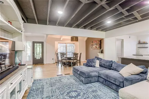 4606 NW 83rd ST, Kansas City, MO 64151