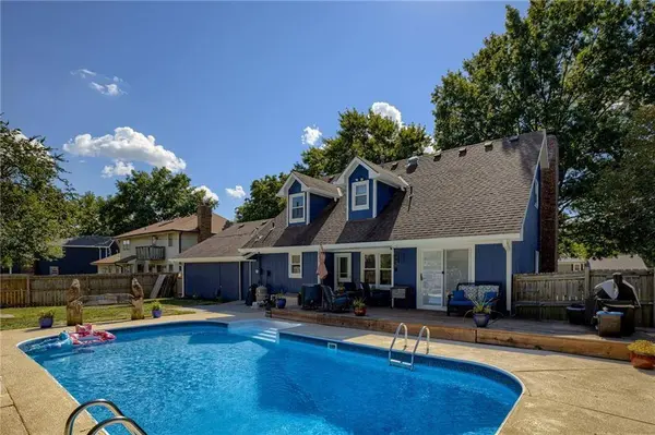 129 Crestview CT, Lansing, KS 66043