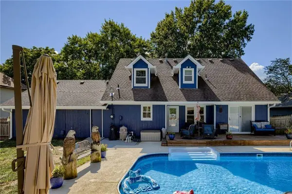 129 Crestview CT, Lansing, KS 66043