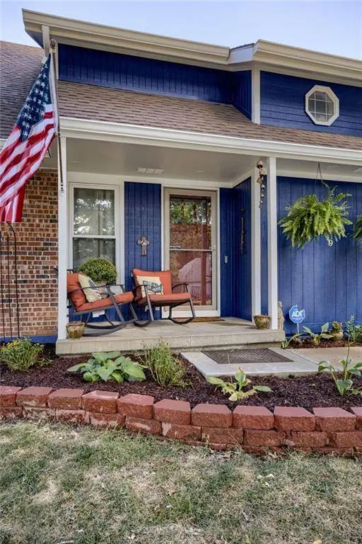 129 Crestview CT, Lansing, KS 66043