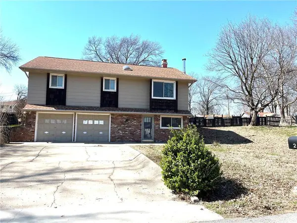 204 Topeka AVE, Leavenworth, KS 66048