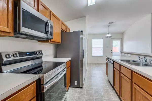 628 Mallard Drive, Saginaw, TX 76131