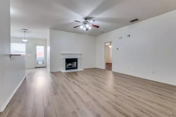 628 Mallard Drive, Saginaw, TX 76131