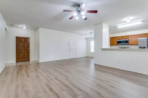 628 Mallard Drive, Saginaw, TX 76131