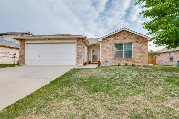 628 Mallard Drive, Saginaw, TX 76131