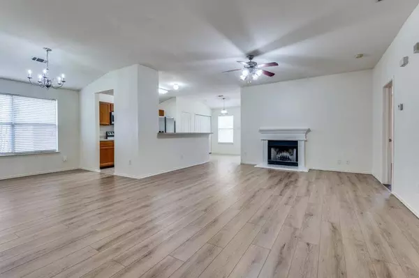 628 Mallard Drive, Saginaw, TX 76131