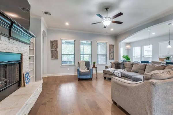 7302 Vicari Drive, Arlington, TX 76001