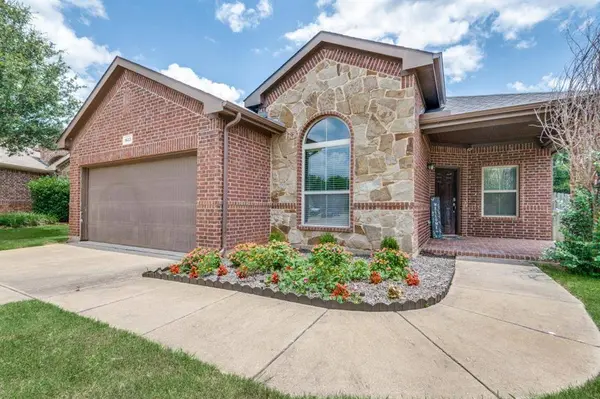 1433 Sierra Blanca Drive, Fort Worth, TX 76028