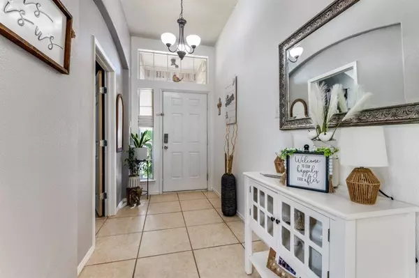 632 Crestview Court, Saginaw, TX 76179