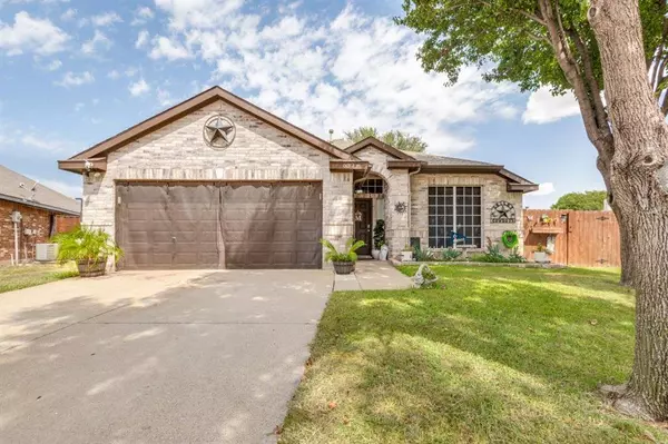 632 Crestview Court, Saginaw, TX 76179