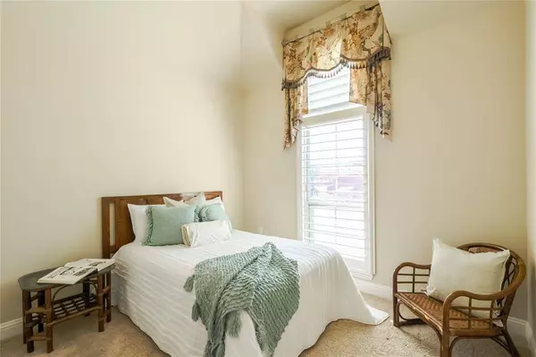 878 Hatton Sumner Pl, Arlington, TX 76005