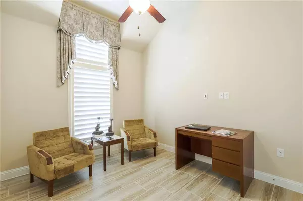 878 Hatton Sumner Pl, Arlington, TX 76005