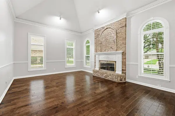 848 Birdsong Drive, Bedford, TX 76021