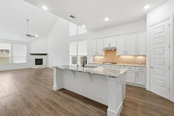 4005 Big Prairie Drive, Aubrey, TX 76227
