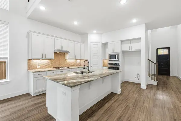 4005 Big Prairie Drive, Aubrey, TX 76227