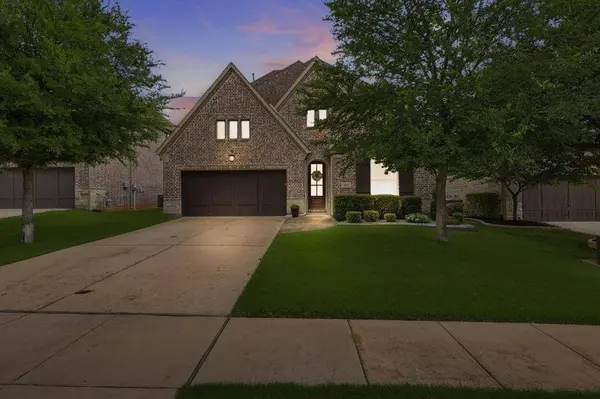 342 Hill Creek Lane, Grapevine, TX 76051