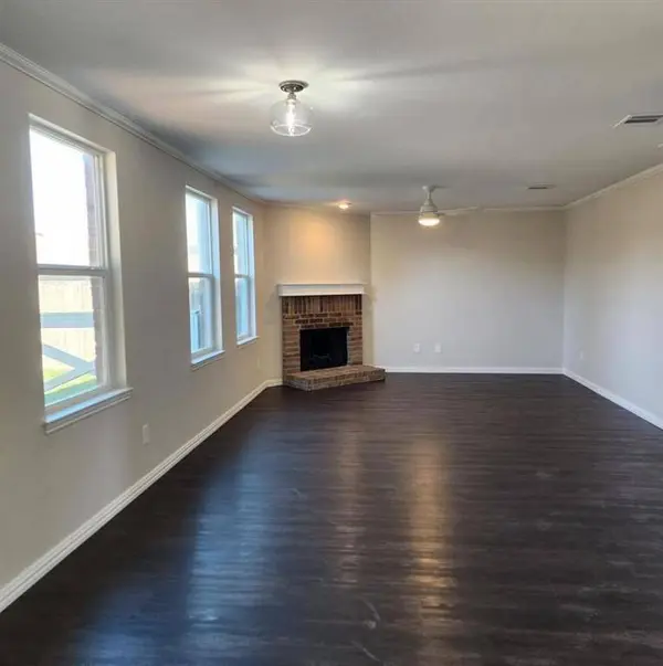 715 Daughters Drive, Burleson, TX 76028