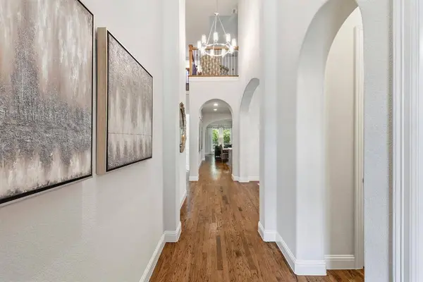 342 Hill Creek Lane, Grapevine, TX 76051
