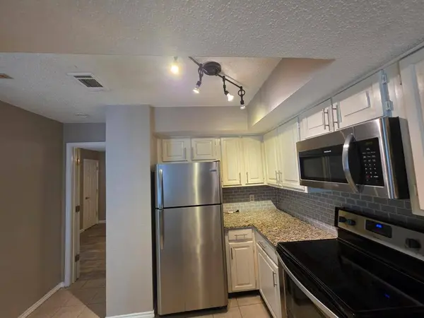 2301 Balsam Drive #M202, Arlington, TX 76006