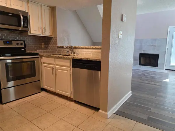 2301 Balsam Drive #M202, Arlington, TX 76006