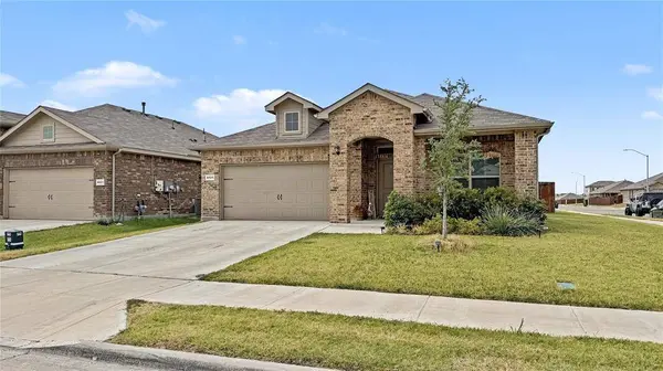 8525 Big Apple Drive, Fort Worth, TX 76179