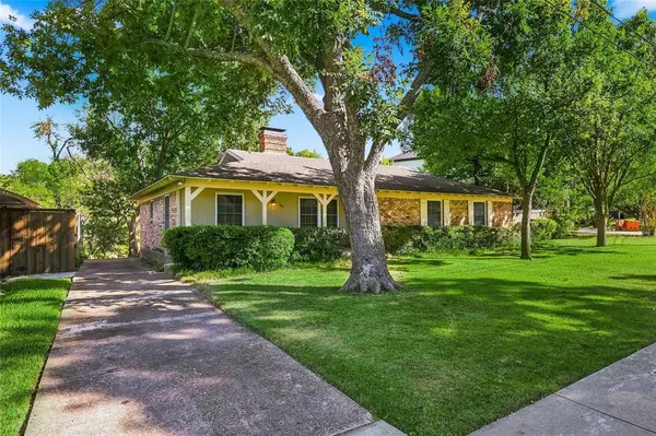 802 Saint Lukes Drive #Dr.