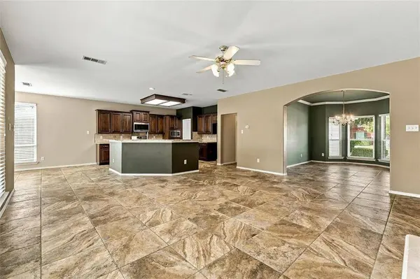1204 Crestview Drive, Bedford, TX 76021