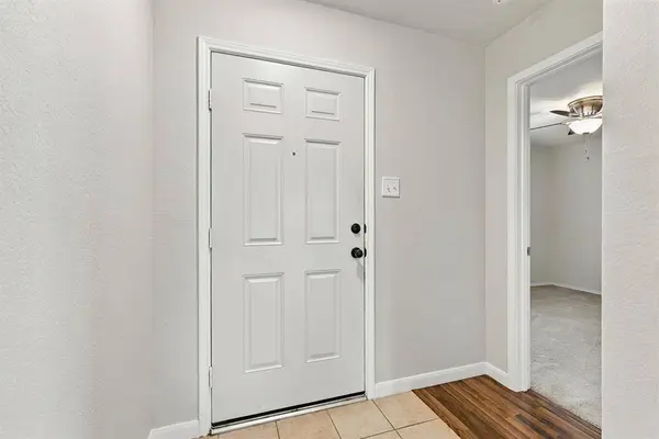 729 Rio Bravo Drive, Fort Worth, TX 76052