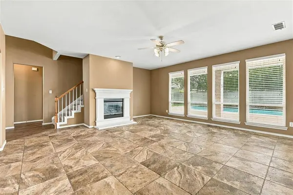 1204 Crestview Drive, Bedford, TX 76021