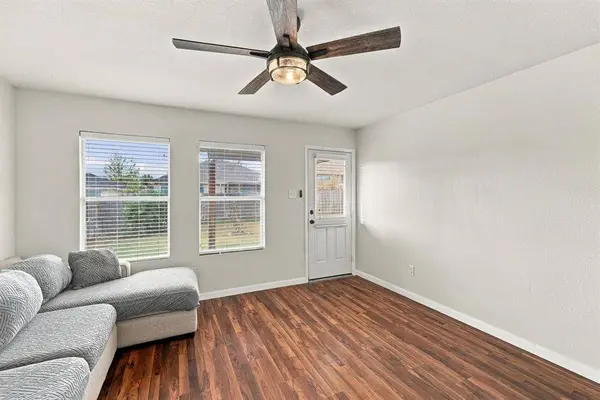 729 Rio Bravo Drive, Fort Worth, TX 76052