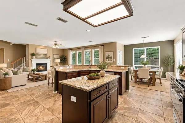 1204 Crestview Drive, Bedford, TX 76021
